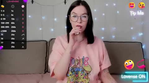 Snapshot of juicy_burrito chatting on February 16, 2:13 pm Bella online show from February 16, 2:13 pm