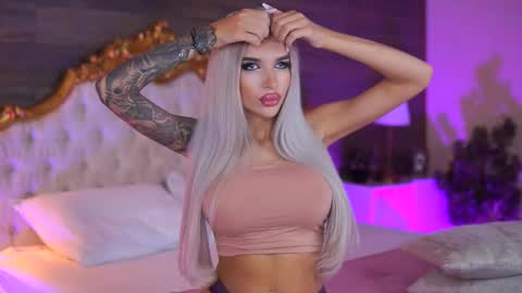 Snapshot of juicy_jessye chatting on September 23, 7:50 pm Jessye online show from September 23, 7:50 pm