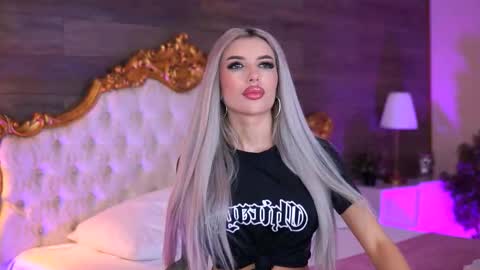 Snapshot of juicy_jessye chatting on October 5, 8:51 pm Jessye online show from October 5, 8:51 pm