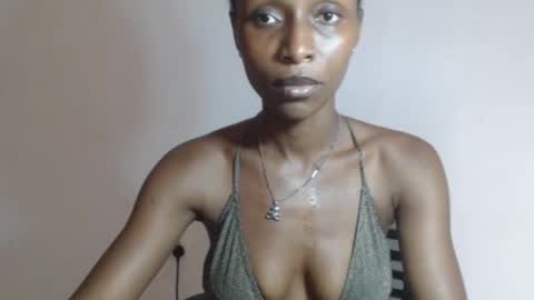 Snapshot of juicy_pinkpussy564197 chatting on March 10, 1:05 pm olivia online show from March 10, 1:05 pm