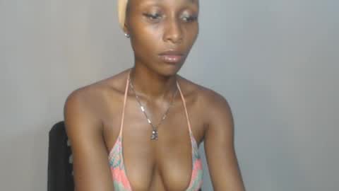 Snapshot of juicy_pinkpussy564197 chatting on May 21, 8:27 pm olivia online show from May 21, 8:27 pm