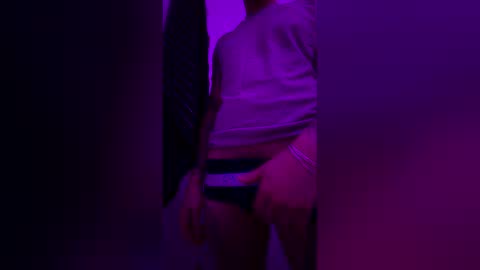 Snapshot of juicyboy97 chatting on March 31, 7:14 pm juicyboy97 online show from March 31, 7:14 pm