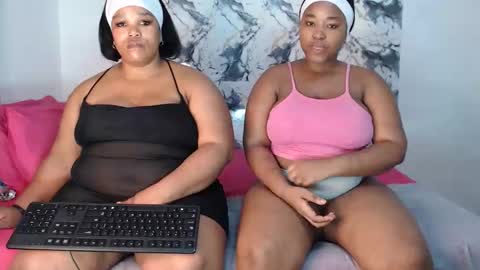 Snapshot of juicyjasminx chatting on April 16, 7:47 pm juicyjasminx online show from April 16, 7:47 pm