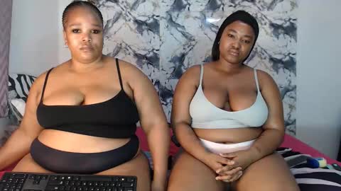 Snapshot of juicyjasminx chatting on May 18, 11:10 pm juicyjasminx online show from May 18, 11:10 pm