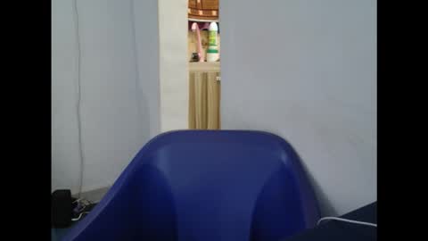 juicyxpink online show from September 18, 7:10 am