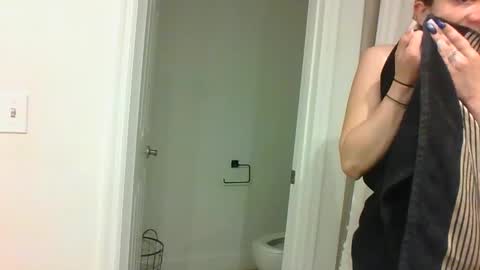 Snapshot of juicyyxx3 chatting on December 11, 8:26 am Juiccy online show from December 11, 8:26 am