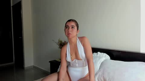 Snapshot of juieth_gv chatting on December 26, 3:31 pm Andry but call me yulieth online show from December 26, 3:31 pm