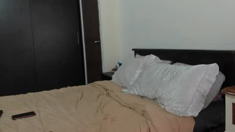 Snapshot of juieth_gv chatting on February 3, 9:18 pm Andry but call me yulieth online show from February 3, 9:18 pm