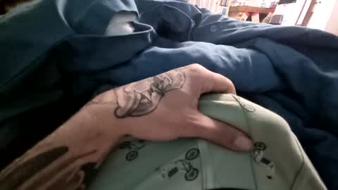 Juju online show from December 8, 7:43 pm