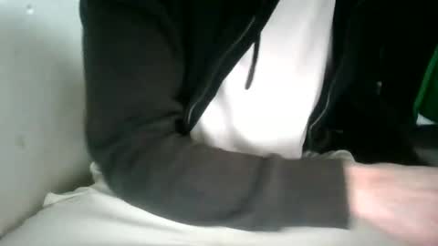 Snapshot of juju78juju chatting on February 20, 2:24 pm juju78juju online show from February 20, 2:24 pm