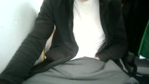 Snapshot of juju78juju chatting on February 25, 1:06 pm juju78juju online show from February 25, 1:06 pm