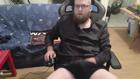 Snapshot of julcs chatting on December 22, 4:06 pm Julcs online show from December 22, 4:06 pm