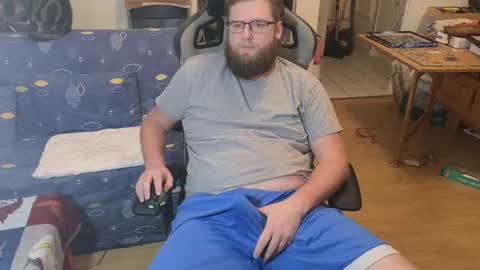 Snapshot of julcs chatting on February 6, 6:24 pm Julcs online show from February 6, 6:24 pm