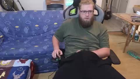 Snapshot of julcs chatting on February 15, 3:39 pm Julcs online show from February 15, 3:39 pm