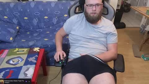 Snapshot of julcs chatting on March 5, 6:45 pm Julcs online show from March 5, 6:45 pm