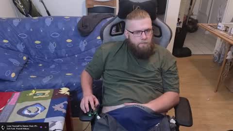 Snapshot of julcs chatting on March 7, 7:05 pm Julcs online show from March 7, 7:05 pm