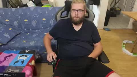 Snapshot of julcs chatting on October 3, 1:08 pm Julcs online show from October 3, 1:08 pm