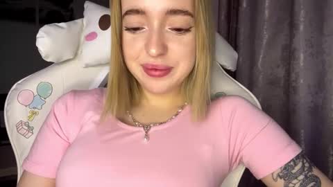 Eva  online show from February 7, 1:26 pm