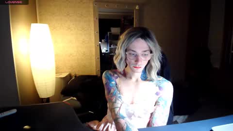 Snapshot of juleea_doll chatting on November 21, 6:39 pm Julia online show from November 21, 6:39 pm