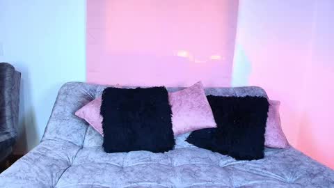 Jules and Gia online show from November 22, 7:02 pm