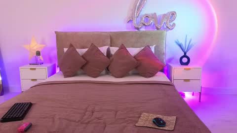 Snapshot of jules_nightt chatting on April 1, 9:45 pm Jules Nightt online show from April 1, 9:45 pm