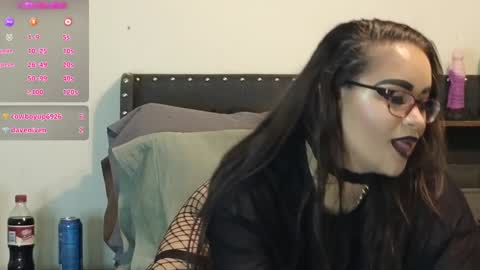 Snapshot of julesssnextdoor chatting on January 31, 8:11 am Julesss online show from January 31, 8:11 am