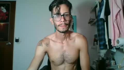 Snapshot of julfigo chatting on December 5, 10:01 pm Julfigo online show from December 5, 10:01 pm