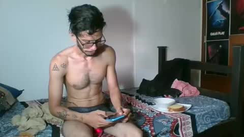 Snapshot of julfigo chatting on December 7, 11:40 am Julfigo online show from December 7, 11:40 am