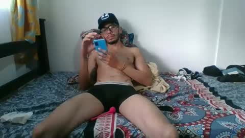 Snapshot of julfigo chatting on December 11, 11:51 am Julfigo online show from December 11, 11:51 am