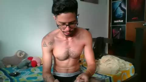 Snapshot of julfigo chatting on December 27, 12:23 pm Julfigo online show from December 27, 12:23 pm