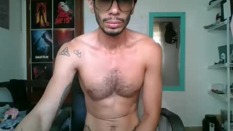 Snapshot of julfigo chatting on January 6, 5:06 pm Julfigo online show from January 6, 5:06 pm