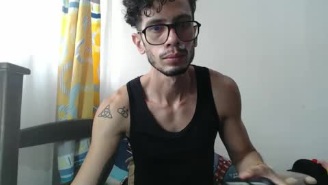Snapshot of julfigo chatting on February 17, 5:53 pm Julfigo online show from February 17, 5:53 pm
