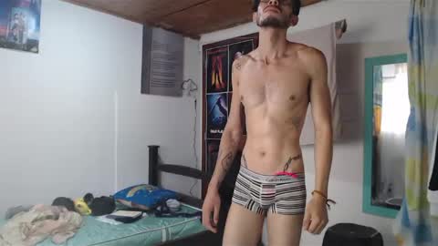 Snapshot of julfigo chatting on February 17, 9:30 pm Julfigo online show from February 17, 9:30 pm