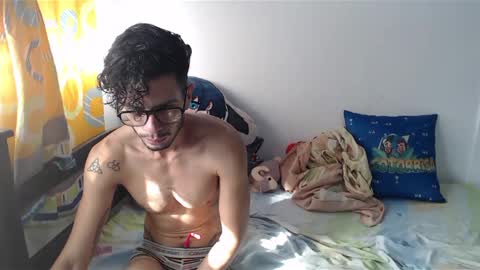 Snapshot of julfigo chatting on February 18, 1:11 pm Julfigo online show from February 18, 1:11 pm
