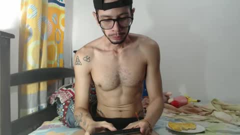 Snapshot of julfigo chatting on February 25, 12:34 pm Julfigo online show from February 25, 12:34 pm