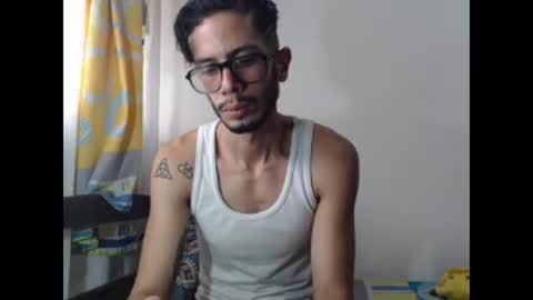 Snapshot of julfigo chatting on March 10, 6:45 pm Julfigo online show from March 10, 6:45 pm