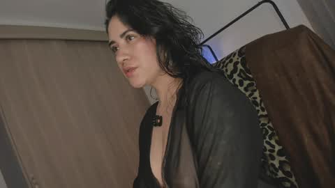 Juli Modelo Independiente online show from May 9, 10:04 pm
