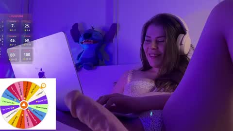 juli_m00n online show from May 12, 5:21 pm