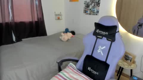 Snapshot of juli_santos_22 chatting on March 11, 12:22 pm juli_santos_22 online show from March 11, 12:22 pm