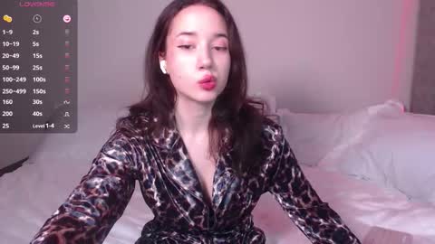 Snapshot of julia_ether chatting on November 11, 5:02 pm Julia online show from November 11, 5:02 pm