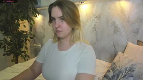 Julia Jips online show from September 25, 8:29 am