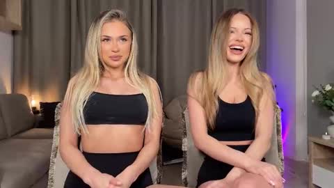 Julia R Le online show from December 1, 10:26 pm