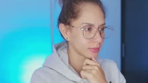 Julia Schedule 10 pm to 4  am GTM-5 online show from September 28, 1:38 pm