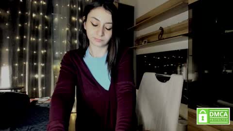 julia_t_mog online show from February 11, 2:03 am