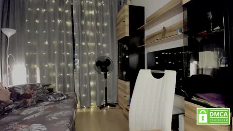 Snapshot of julia_t_mog chatting on October 13, 9:37 pm julia_t_mog online show from October 13, 9:37 pm