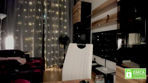 Snapshot of julia_t_mog chatting on February 8, 10:13 pm julia_t_mog online show from February 8, 10:13 pm