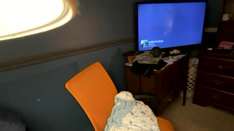 julia_xxo online show from August 2, 2:43 am