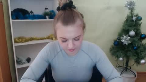 juliacrazy_ online show from December 17, 10:12 am