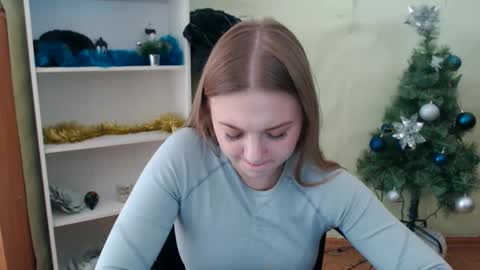 juliacrazy_ online show from December 18, 9:58 am