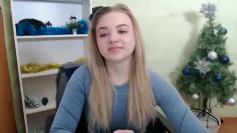 juliacrazy_ online show from January 19, 5:58 am